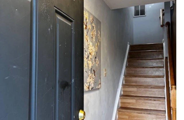 Charming upstairs bedroom in TH at Sterling with Kitchen & living room access