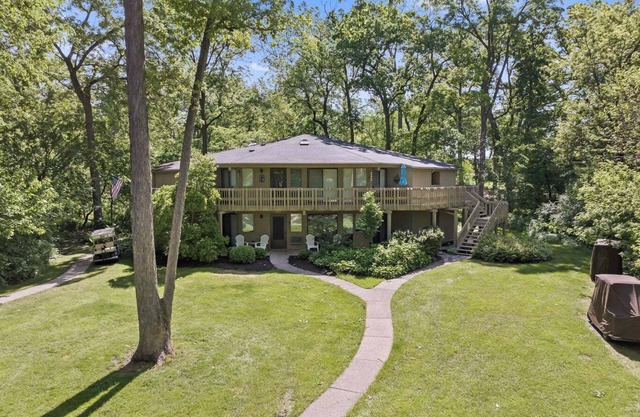 Charming 2BR condo in Fontana-on-Geneva Lake with WiFi, AC with Golf Cart