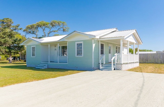Charming Vacation Rental on Harker's Island