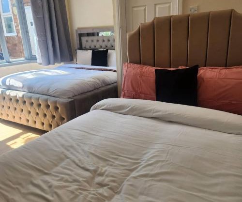 Charming Victorian Apartment in Central Wolverhampton