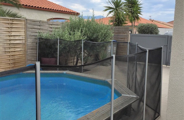 Charming villa 5 mins from the sea with pool/Lovely villa with pool