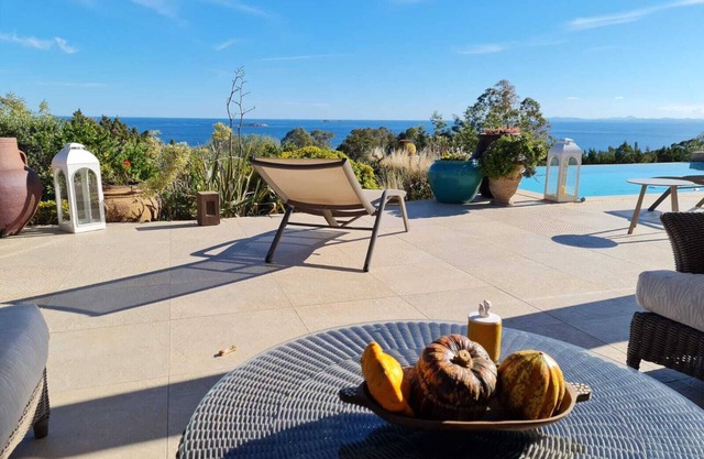 Charming villa just 10 minutes (800m) walk from Palombaggia Beach