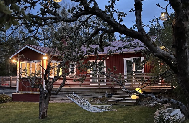Charming villa close to nature, lake and ocean and 25 mins to Stockholm center