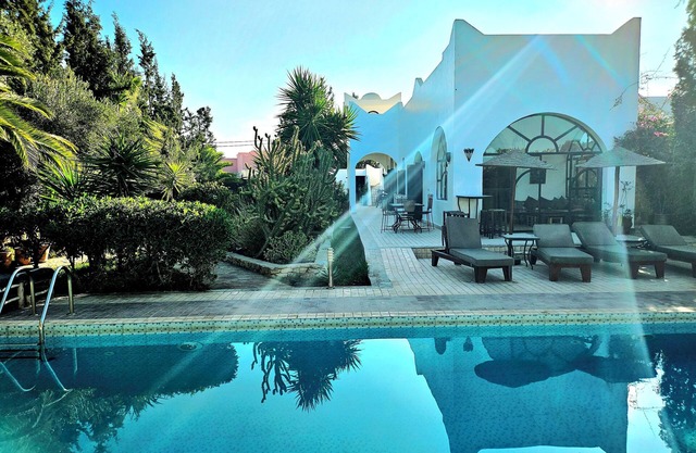 Charming villa with private pool and cooker