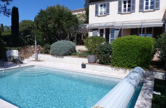 Charming villa with swimming pool, quiet location, close to seaside and amenities