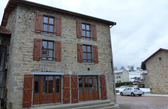 Charming Village Retreat: Historic Atelier with Modern Comforts, Garden & Terrace in La Guillermie