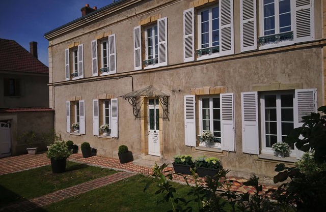 Charming well fitted gîte with all modern conveniences, Wi-Fi and large beds