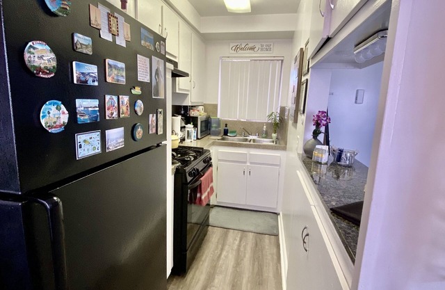 Charming well located Apt for business traveler or a couple