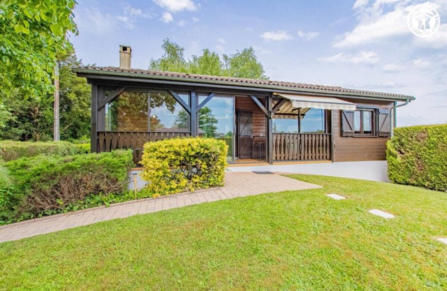 Charming wooden house with private garden - relaxation guaranteed