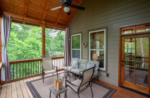 Charming Woodland Retreat w/Porch, Fireplace, Golf & Pool Access