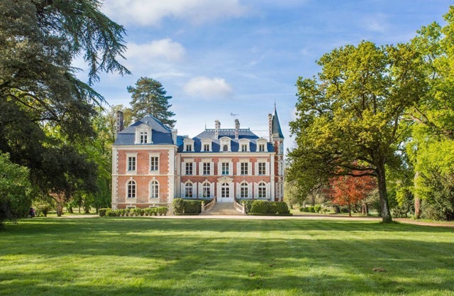 Chateau De Flora - Six Bedroom Castle, Sleeps 13