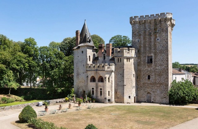 Chateau De St Louis Keep