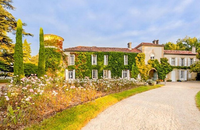 Chateau Des Nuits Blanches Estate