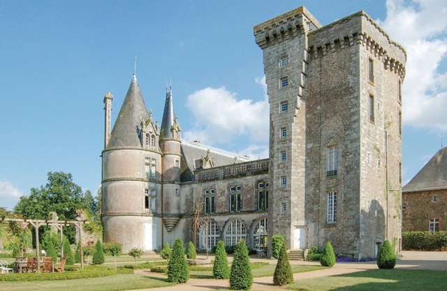 Chateau Des Poetes Keep
