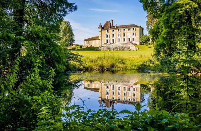 Chateau Tessyiere - Nine Bedroom Castle, Sleeps 18