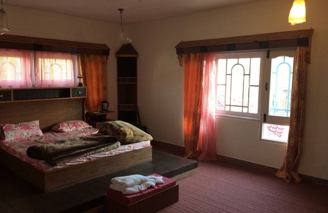 Cheap clean furnished flat