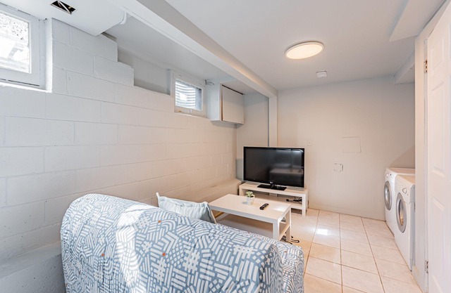 Cheerful 1-bedroom 1-living-room walkout basement