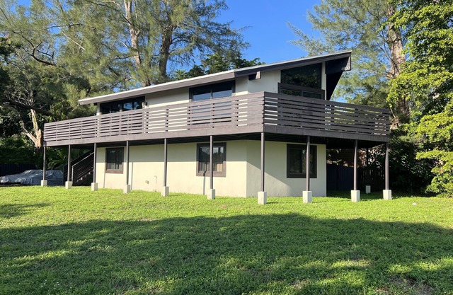 Cheerful 2 Story 3 Bedroom 3 Bath water view home