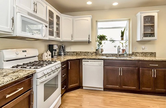 Cheerful 3 bedroom Rambler near Boeing and Costco