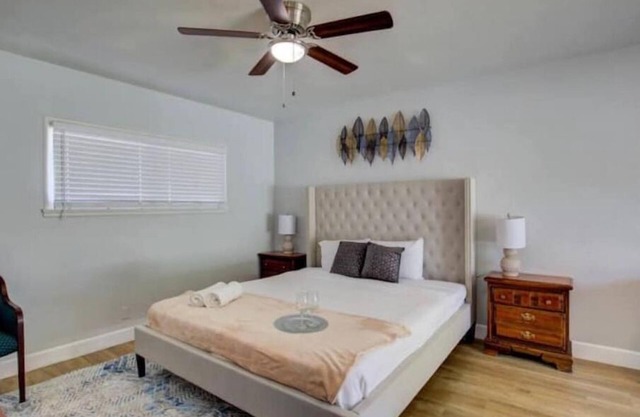 Cheerful 3-bedrooms centrally located in Riverside