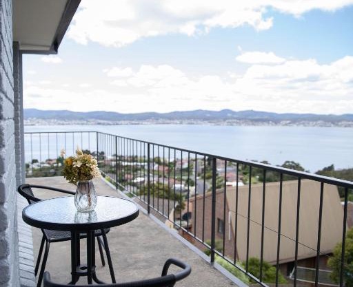 Cheerful 3 bedrooms home with Sea View