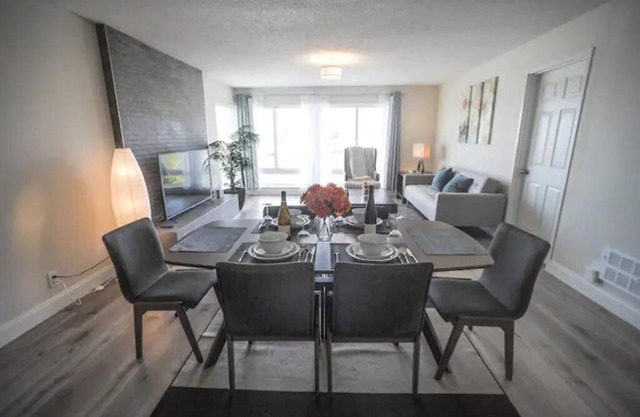 Cheerful 4-bedroom home nearby beach