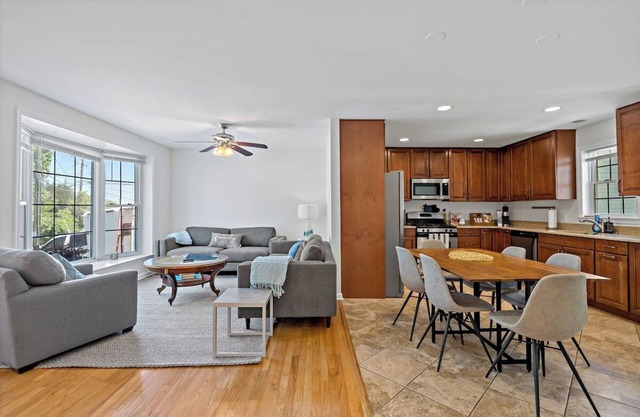 Cheerful | 4 bedroom | Luxury | Center | Sunny