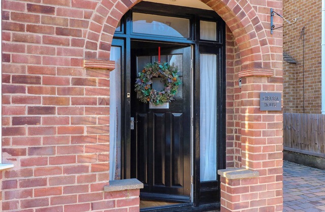 CHELSEA HOUSE, pet friendly, luxury holiday cottage in Melton Mowbray