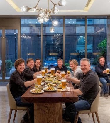 Chengdu Yueming Hotel,2-minute walk to Zhongba Subway ,close to Kuanzhai Alley and Chunxi Road,Free laundry, Free coffee, Chengdu food,English communication well,Private travel advice