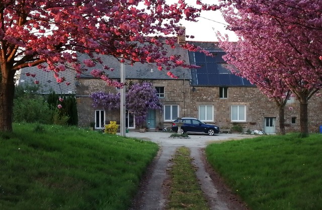 Cherry Tree Avenue gite, 2 ensuite bedrooms with salon and kitchen.