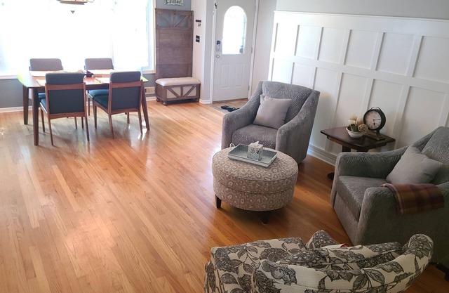 Cheshire House/Family Home, Fenced Yard, Pet Friendly, 2 mi from Mayo Clinic