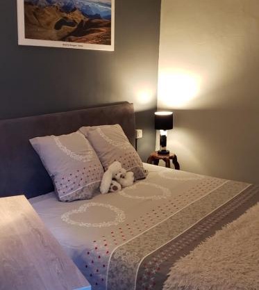 Chez Anne, Maison cosy avec spa, billard et Jardin