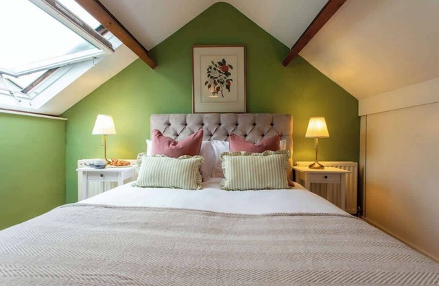 Chez Nous - central Maisonette - Bath Surrounds