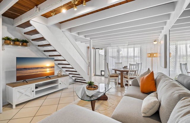 Chic 2-Bed Cabin-Style Home by Mooloolaba Beach
