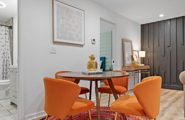 Chic 2 bedroom w/free parking
