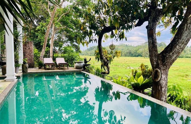 Chic 2BR Villa with pool - 10 Mins to Galle Fort & Unawatuna Beach