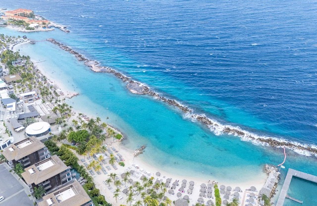 Chic 3BR Apartment Mambo Beach Area Stay