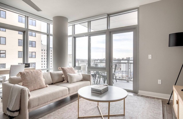 Chic Bethesda 2BE w/W/D, Gym & Pool, nr dining, by Blueground