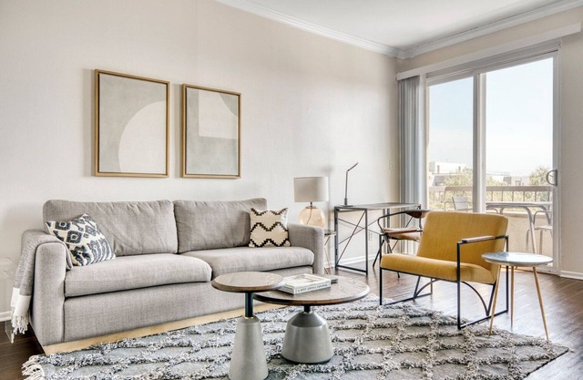 Chic Beverly Hills 1BR, near Shops and Bars on Rodeo, by Blueground