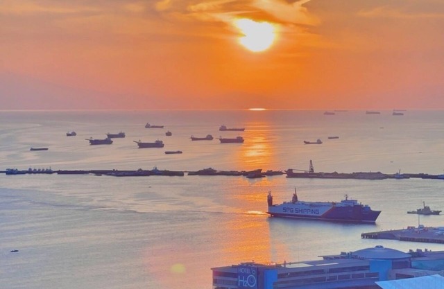 Chic condo in marvelous Manila with parking, fitness room, WiFi near US Embassy