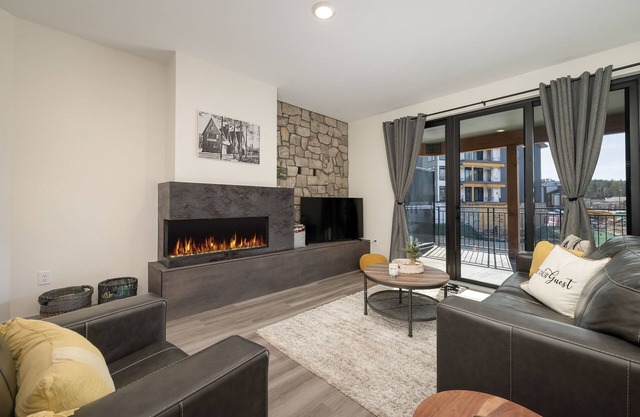 Chic Downtown Modern Condo in Heart of WP