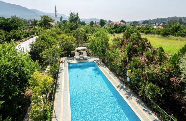 Chic Flat w Shared Pool and Garden in Dogusbelen