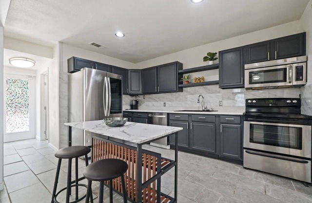 Chic Haven: Home away from home!