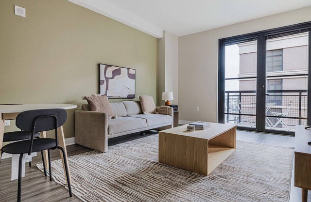 Chic Mt Vernon 1BR w/Gym & Rooftop Pool, nr Gtown Law, by Blueground