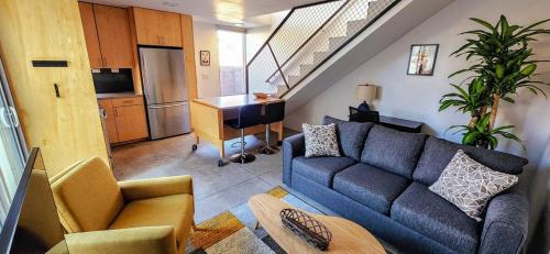Chic Townhome Retreat nestled Downtown