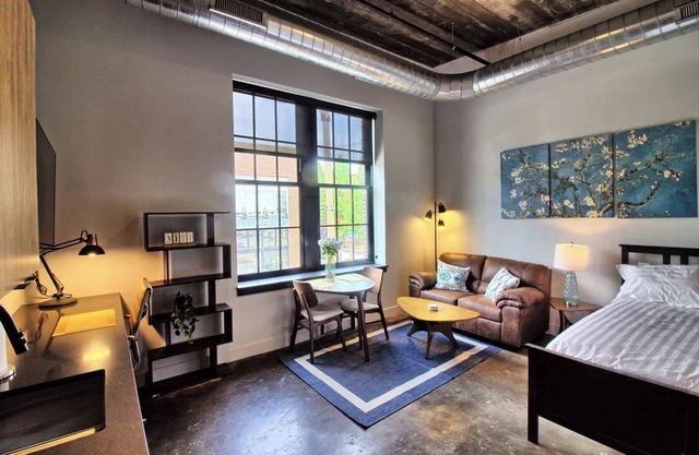 Chic Ultramodern Studio Loft w/Designer Features