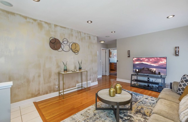 Chicago Rental - W Berwyn Aven