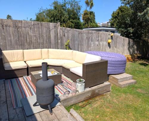 Chichester House I Garden with Hot Tub I Free Parking I Nearby Beaches I Chichester Holiday Properties