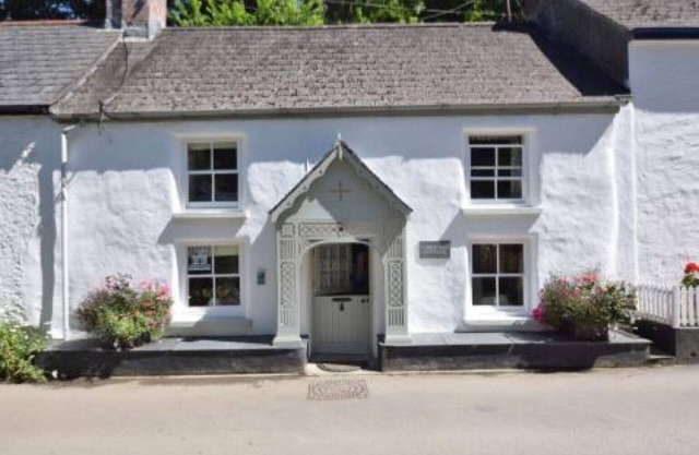 Christmas Cottage - Two Bedroom House, Sleeps 4