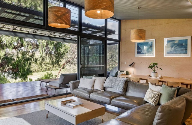 Cinque Stelle · spacious villa private bushland